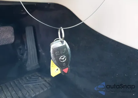 2015 Mercedes-Benz C 300 4Matic/Luxury 4Matic/Sport 4Matic from USA, damaged, VIN 55SWF4KB3FU018872